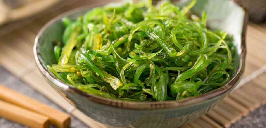 салат из водорослей
