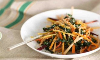Салат с морской капустой — 15 очень вкусных рецептов