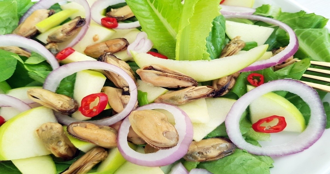 Салат с мидиями: 6 вкусных и быстрых рецептов приготовления