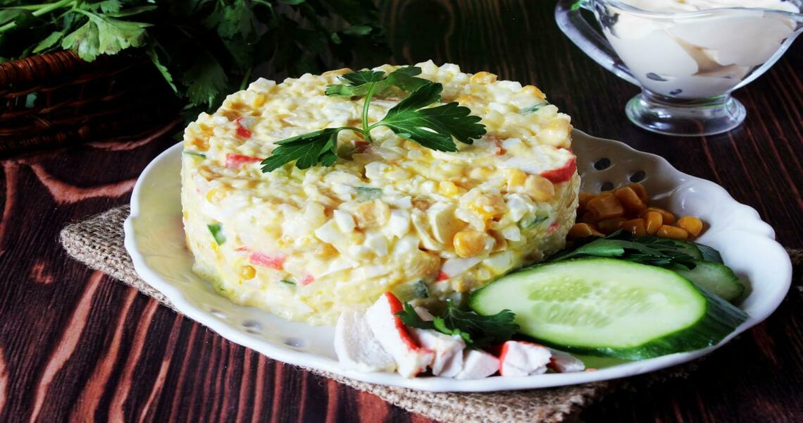 Как приготовить крабовый салат без риса — вкусно и быстро