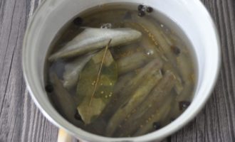 Рыбка «Янтарная с перцем»: этапы приготовления популярной закуски к пиву