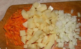 картошка и овощи для супа