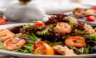Вкусные салаты из морепродуктов для сбалансированного питания