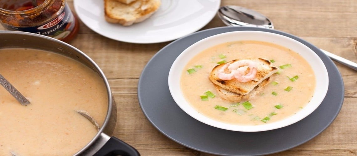 Суп с креветками и сыром — идеальный обед для всей семьи
