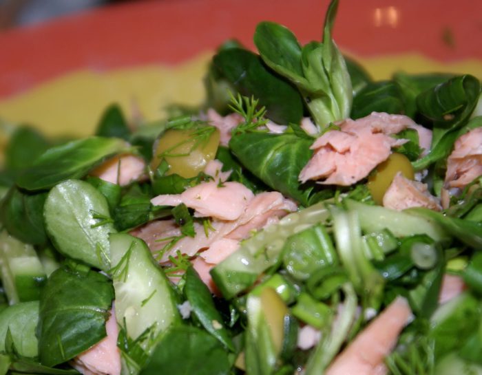 диетический салат с горбушей 