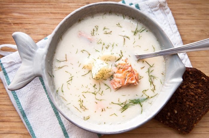 суп со сливками и лососем