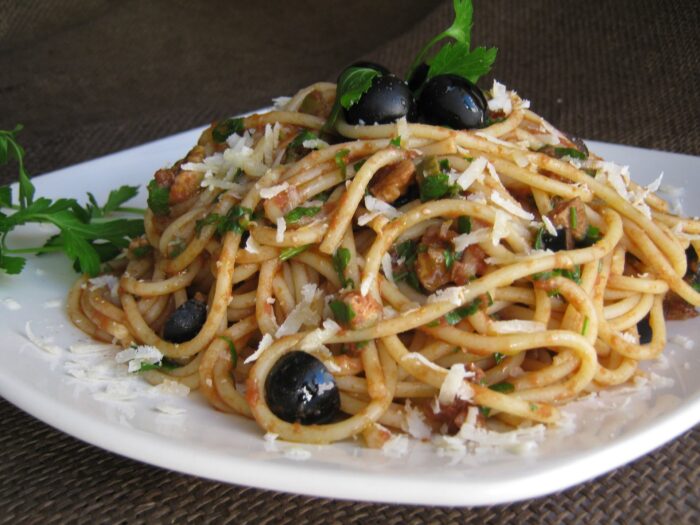 спагетти с маслинами 