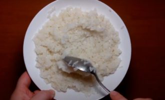 рис заправленный соусом