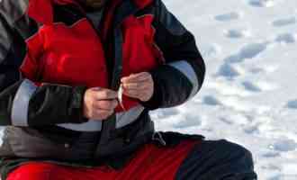 Особенности зимней рыбалки: руки на морозе не будут мерзнуть с этими советами