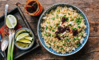 Необычный рецепт жареного риса с крабовым мясом по-тайски