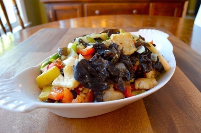 Как приготовить жареное филе тилапии с овощами на сковороде