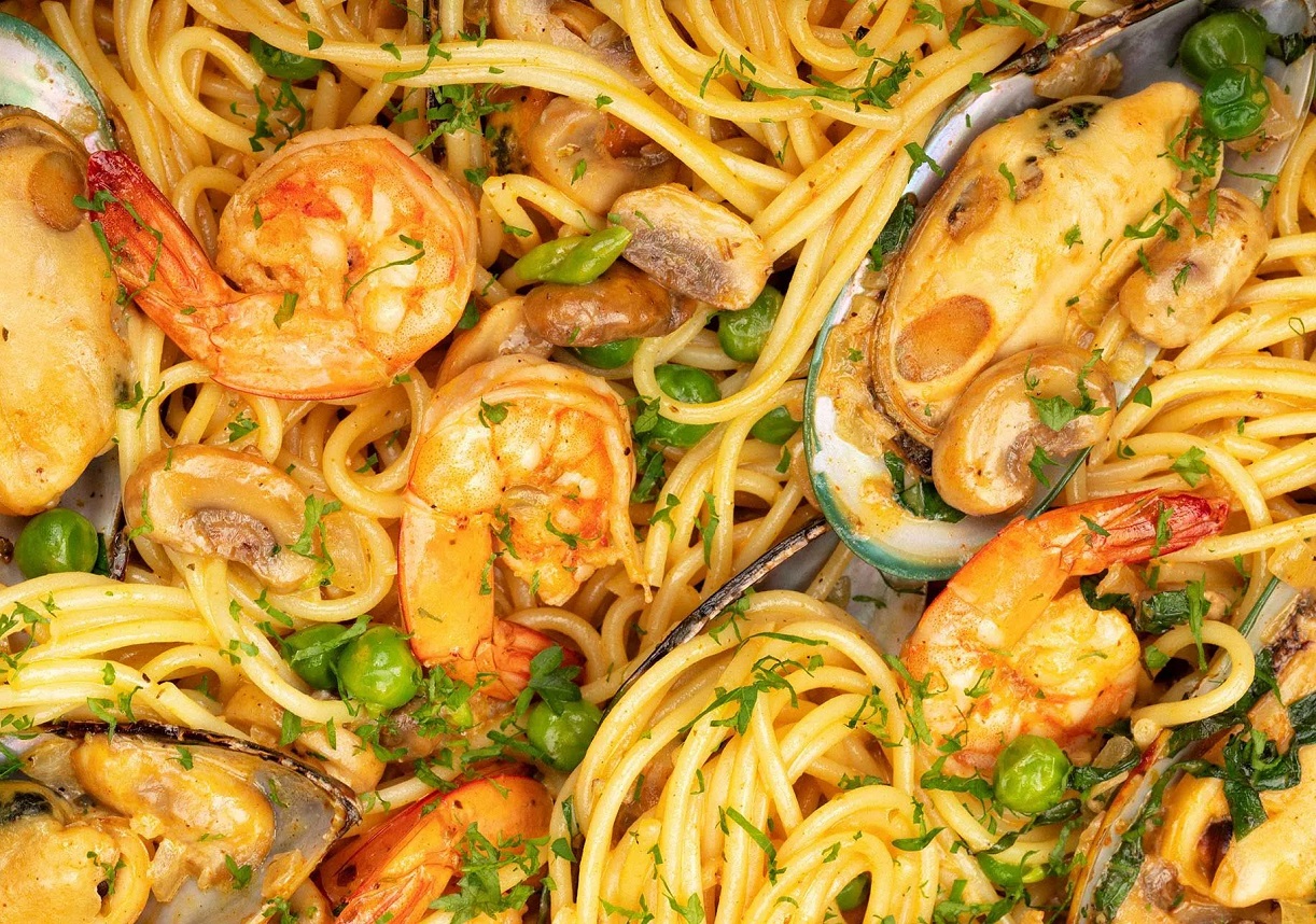 Рецепт приготовления спагетти с морепродуктами в сливочном соусе Альфредо