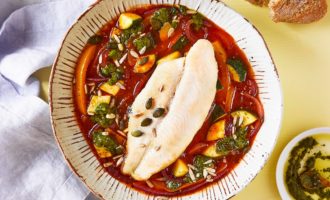 Как приготовить филе трески в томатном соусе на сковороде